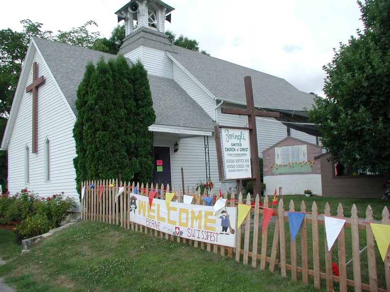P8020188church.JPG