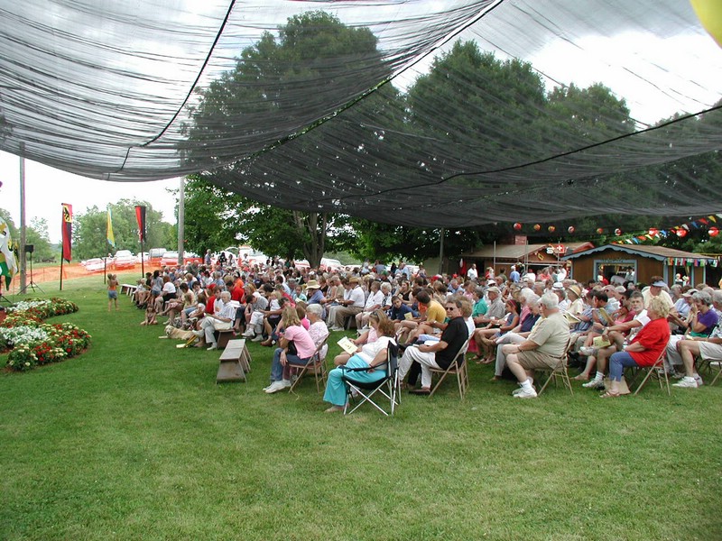 P8020189audience.JPG