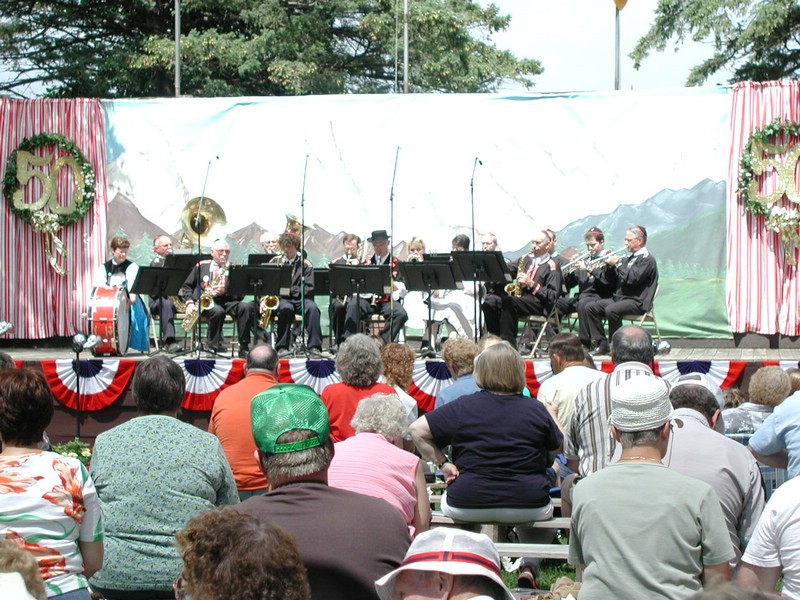P8020195performance.JPG